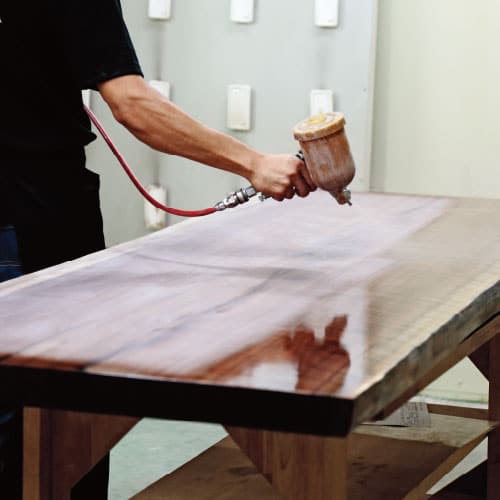 新築やリフォームに最適な一枚板無垢材のダイニングテーブルはたくさんの工程を経て世界に一つだけのテーブルになります。